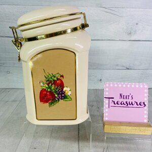 Knott's Berry Farm STRAWBERRY BLUEBERRIES Floral Ceramic Ivory 10" Cookie Jar
